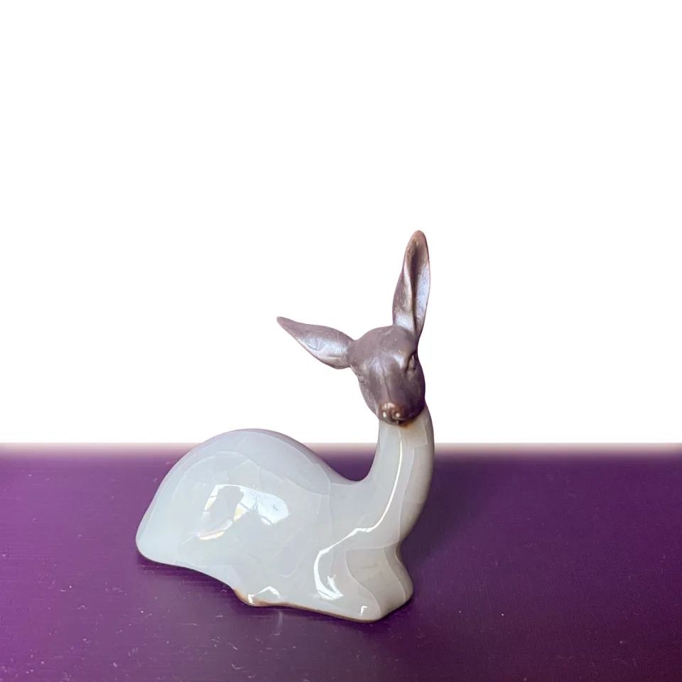 White and grey ceramic deer tea pet for gongfu tea